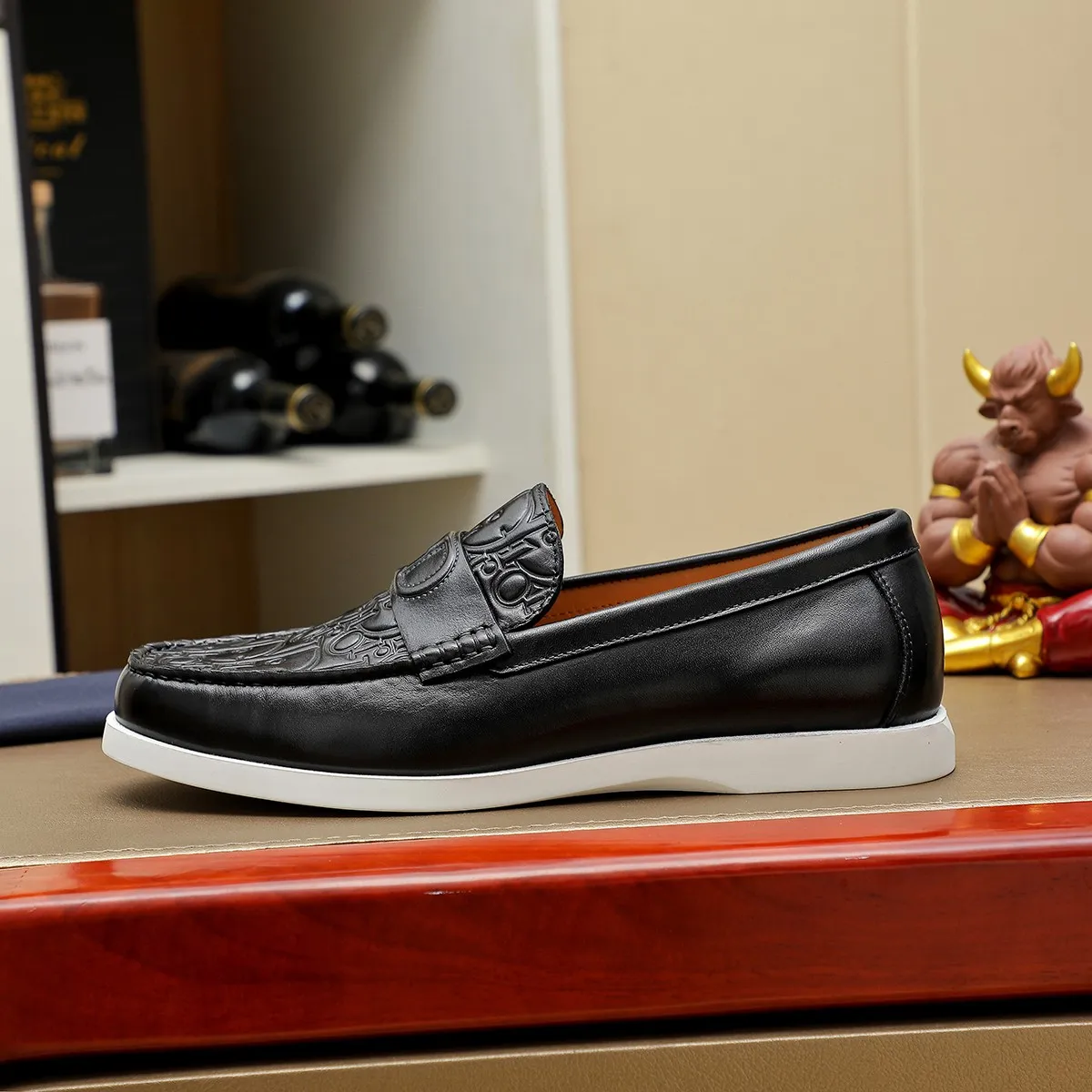 Men's clothing and shoes 💰460 💰🔥[Dior] High-end top-notch 🔝 purchasing agent 🔍🔍The latest 🇺🇸 counters are on sale simultaneously, original Italian brand · brand totem cloth sewn with brand cloth label · paired with calfskin · (high-end, nobility and class) exquisite workmanship (cow Leather lining) Sole: Original two-color sole ⚠️outsole specially provided by the original factory. Comfortable, wear-resistant, non-slip, real-life photoshoot🎬The real thing is more beautiful🔍Color: Color optional💕💕Number of yards: 39-44 (customized at 38.45.46)...